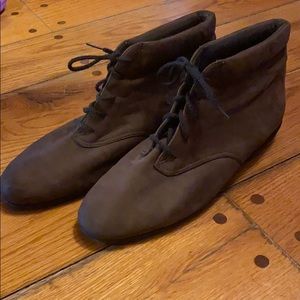 90s pointed toe booties